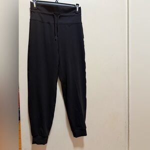 Vuori women’s  Black Joggers